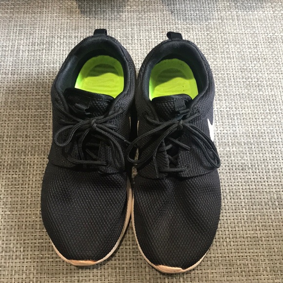 nike roshe running shoes